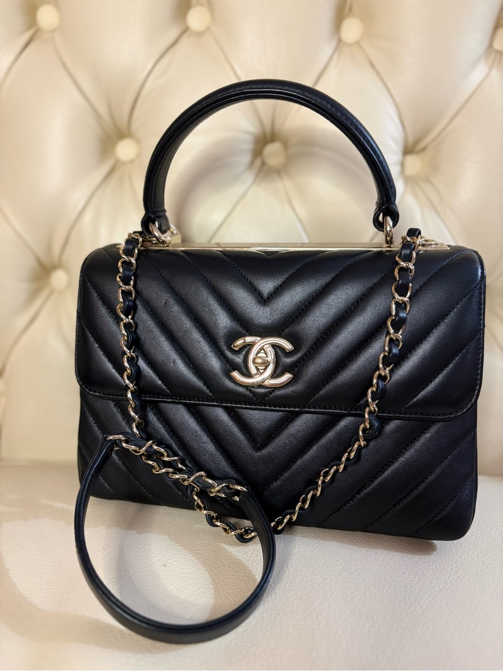 CHANEL Lambskin Chevron Quilted Small Trendy CC Flap Dual Handle Bag Black